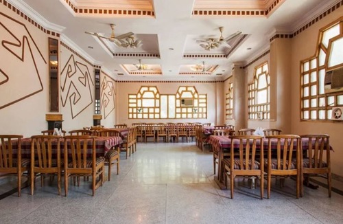Bullawala Hotel | Hotel Saurab