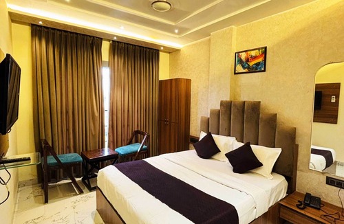 Indore Hotel | Hotel Saurabh Inn