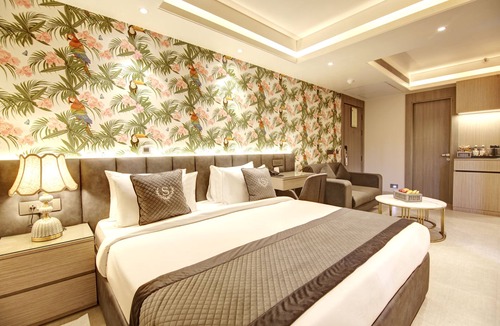 New Delhi Hotel | Hotel Seven Heaven - Lawrence road