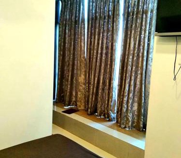 Thane West Hotel | Hotel Shambuji