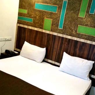 Thane West Hotel | Hotel Shambuji
