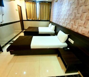 Thane West Hotel | Hotel Shambuji