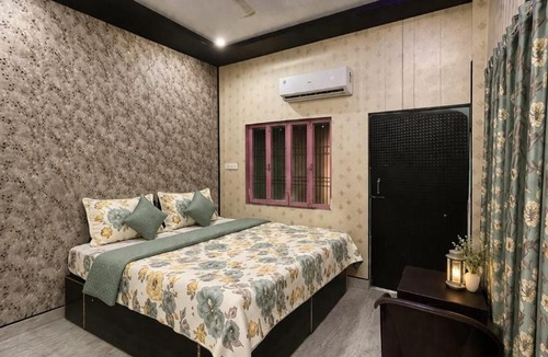 Varanasi Hotel | HOTEL SHIVAYY MAJESTIC - BHU Sundarpur Road 3km from KASHI VISHWANATH TEMPLE
