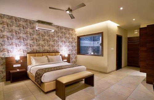 Kolhapur Hotel | Hotel Shlok- Pure Veg , Kolhapur