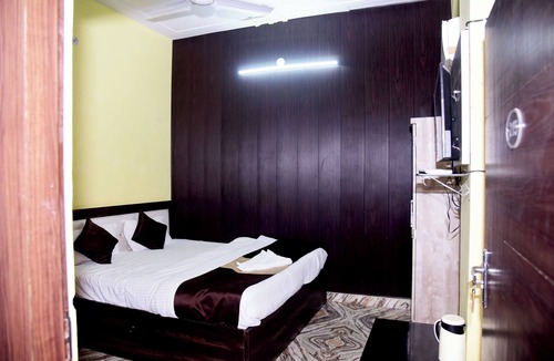 Naini Hotel | Hotel Shree Mahalaxmi