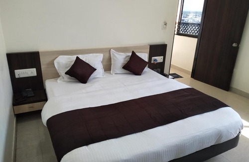 Dwarka Hotel | Hotel Shree Vallabh