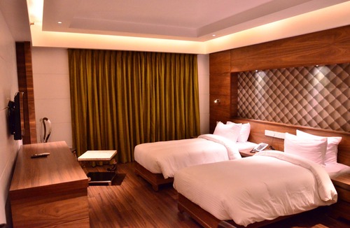 Hazratganj Hotel | Hotel Silvete