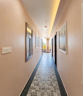 Varanasi Hotel | Hotel Singh Palace