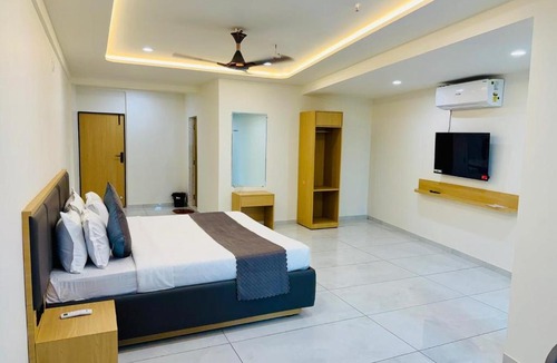 Rajkot Hotel | Hotel Sky Comfort Inn