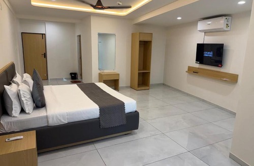 Rajkot Hotel | Hotel Sky Comfort Inn