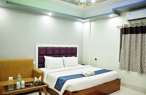 Mayapur Hotel | Hotel SS Plaza