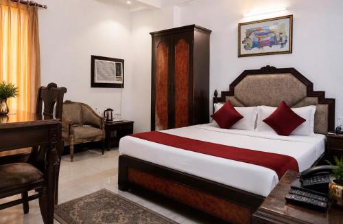 Karol Bagh Hotel | Hotel Sunshine - Karol Bagh Budget Stay at New Delhi