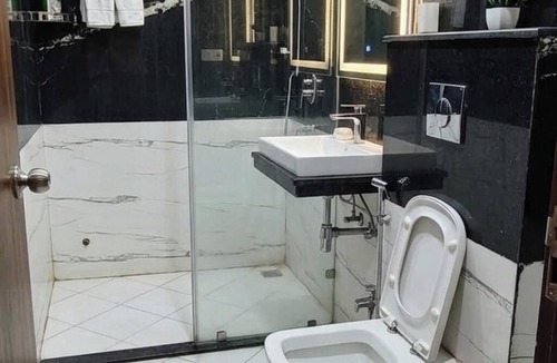 Bindki Hotel | Hotel Suraj