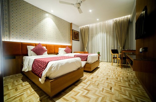 Varanasi Hotel | Hotel Surya
