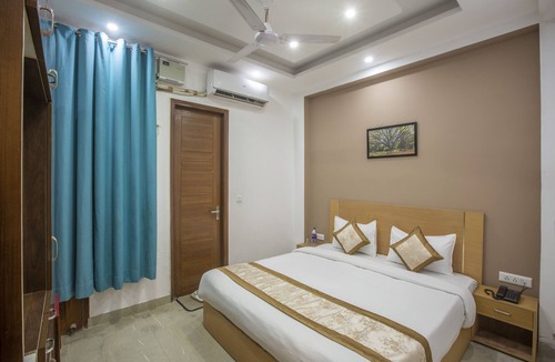 Sector 62 Hotel | Hotel Surya Palace