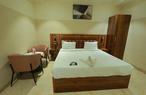 Habsiguda Hotel | HOTEL SVM GRAND RAMANTHAPUR