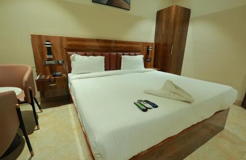 Habsiguda Hotel | HOTEL SVM GRAND RAMANTHAPUR