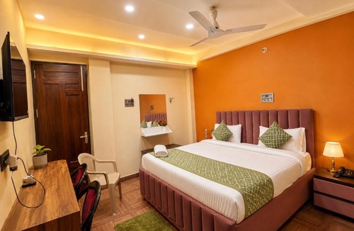 Varanasi House | HOTEL SWIMMING POOL SHREE SHIIVII NEW - Near Shree Kashi Vishwanath Temple
