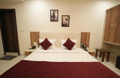 Kolar Road Hotel | Hotel taste of temple