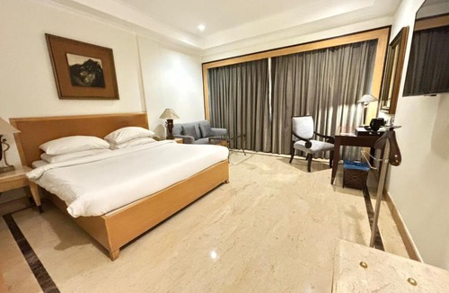 Barakhamba Hotel | Hotel The Hans - Connaught Place, New Delhi