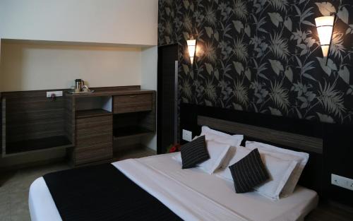 Cidco Hotel | Hotel The Leaf