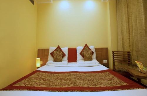Karol Bagh Hotel | Hotel The Pearl Near BLK Hospital
