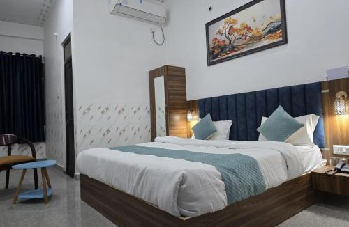 Faizabad Hotel | Hotel The Sky Blue & Caffe