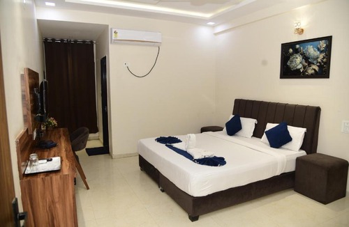 Lakhpat Hotel | Hotel The White Palace