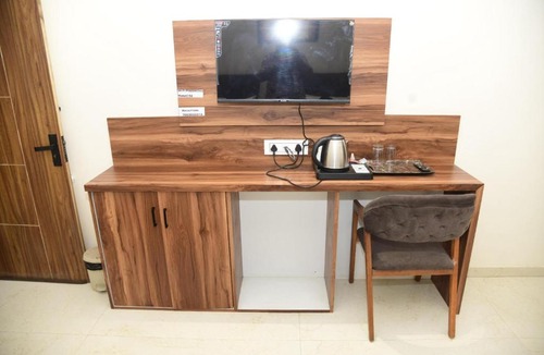 Lakhpat Hotel | Hotel The White Palace