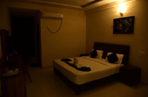 Lakhpat Hotel | Hotel The White Palace