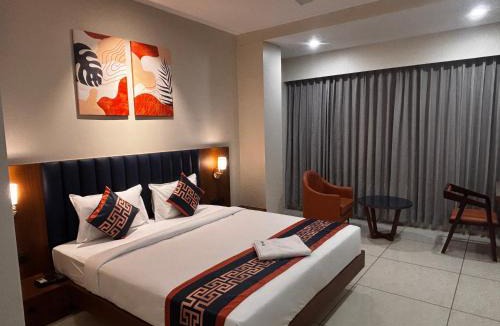 Surat Hotel | Hotel Tulsi Icon
