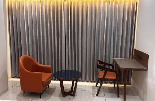 Surat Hotel | Hotel Tulsi Icon