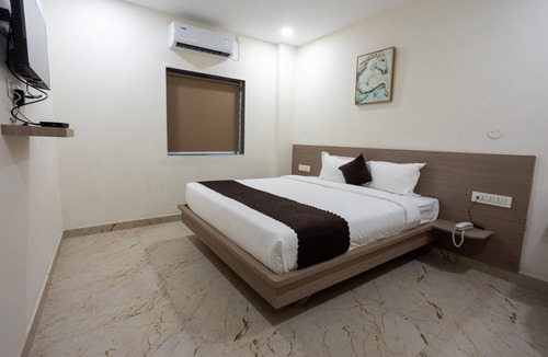 Toli Chowki Hotel | Hotel V Grand