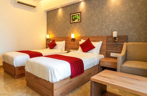 Alwaye Hotel | Hotel VKJ Inn