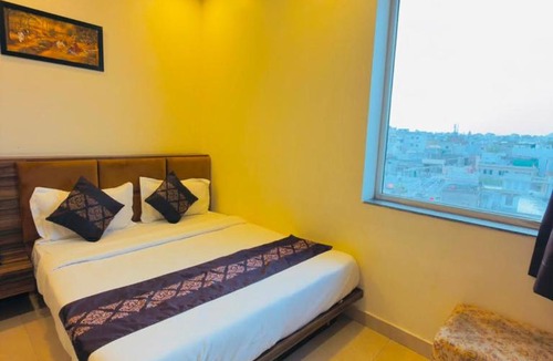 Udaipur City Centre Hotel | HOTEL VRINDA 966O9O1OO6 Old city Just 750mtr from City palace By SK