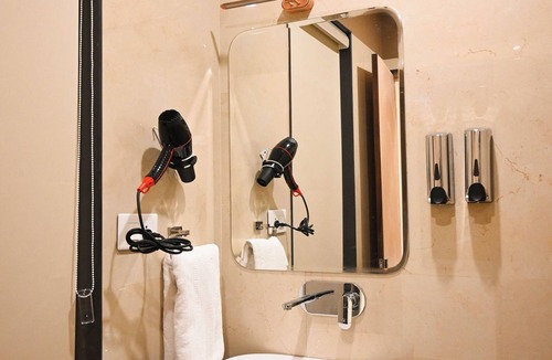 Varanasi Hotel | Hotel Vyom Residency