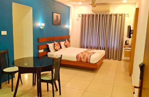 Vayittiri Hotel | Hotel Wayanad gate