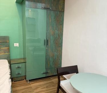 Allahabad Hotel | Hotel White House