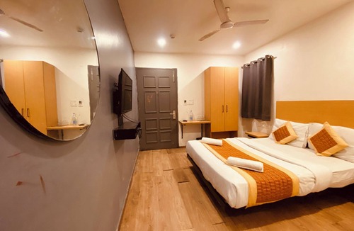 Pitampura Hotel | Hotel White Saffron