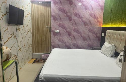 Indirapuram House | Hotel Youvraj Inn