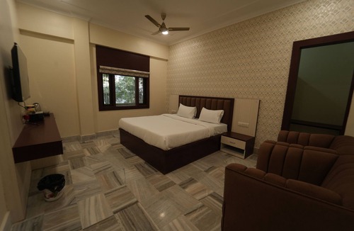 Civil Lines Hotel | Icon Residency Inn