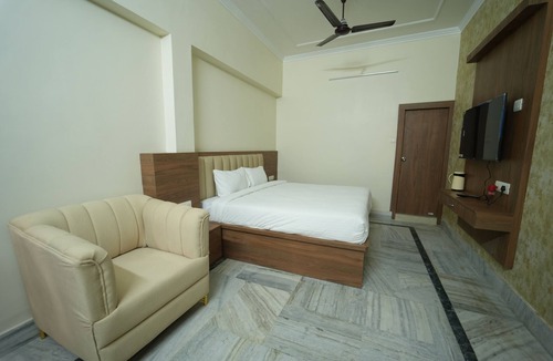 Civil Lines Hotel | Icon Residency Inn