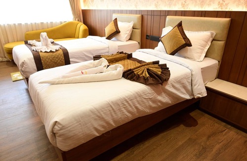 Mysore Hotel | IJ CROWNE