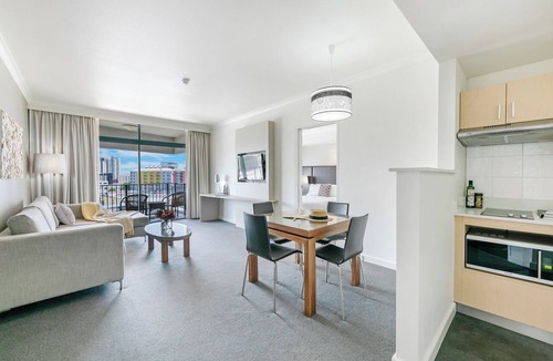 Darwin City Centre Apartment | Incredible Harbourfront Home Away from Home