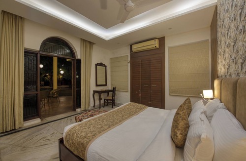 Gurugram House | Insta-Perfect Sunahari Bagh: Luxe Pool Farmstay Spacious 9BR farmhouse Gurugram