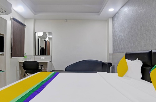 Rau Hotel | Itsy By Treebo - Lotus