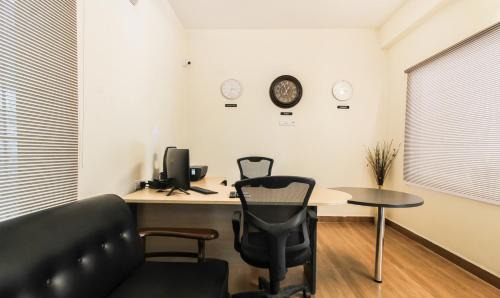 Tirupati Hotel | Itsy Hotels Riyas Grand