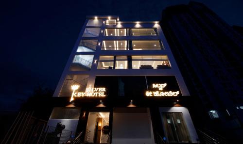 Electronics City Hotel | Itsy Hotels Silver Keys