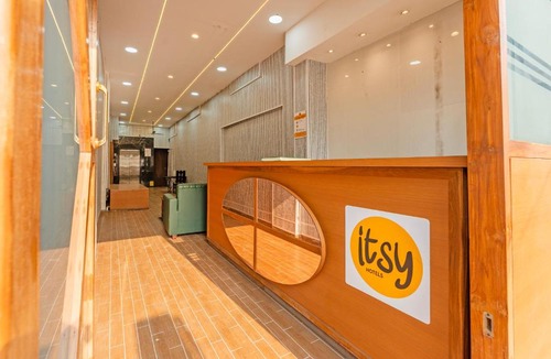 Kharadi Hotel | Itsy Hotels Sri Nidhi Executive