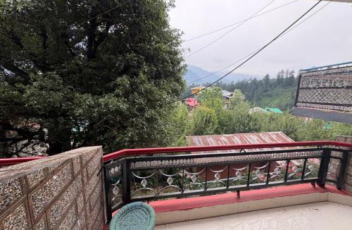 Old Manali Bed & Breakfast | Jack of all